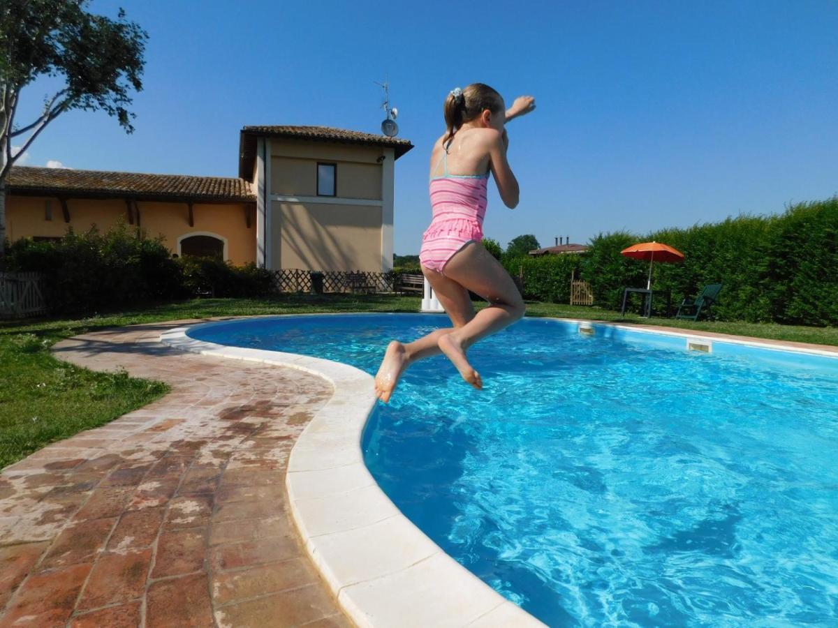 Hotel Villaggio Le Stelline Montefalco Buitenkant foto