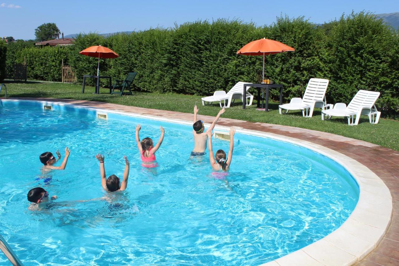 Hotel Villaggio Le Stelline Montefalco Buitenkant foto