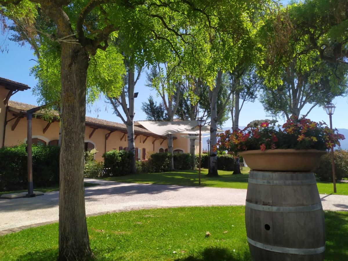 Hotel Villaggio Le Stelline Montefalco Buitenkant foto