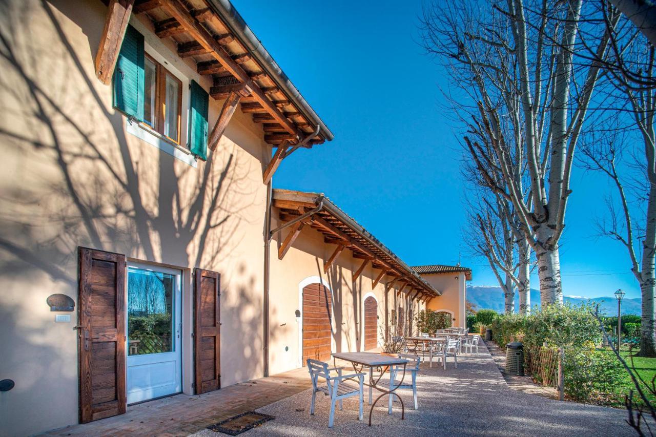 Hotel Villaggio Le Stelline Montefalco Buitenkant foto