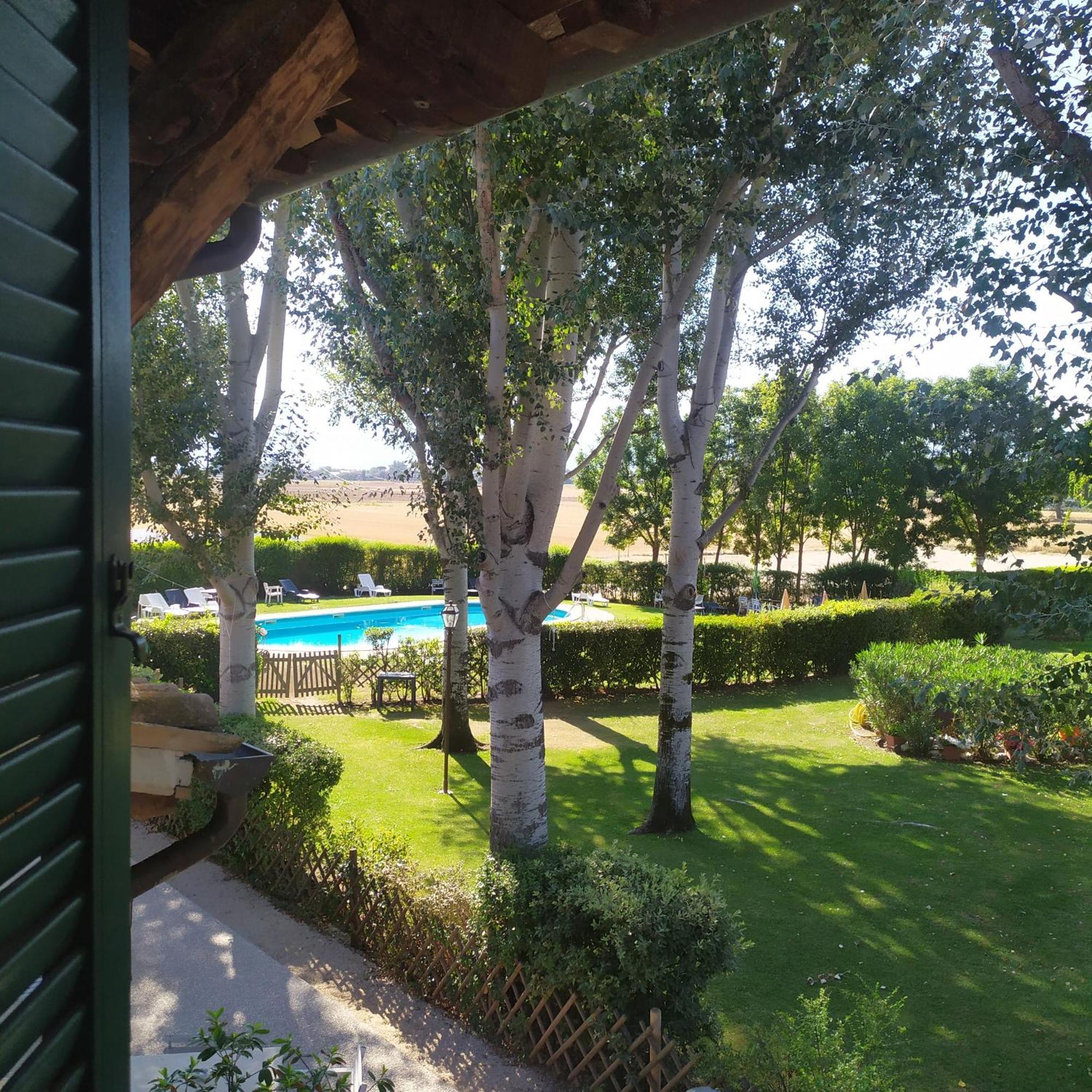 Hotel Villaggio Le Stelline Montefalco Buitenkant foto