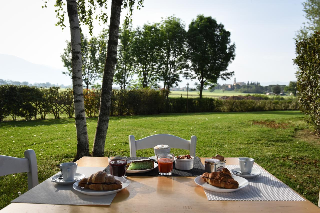 Hotel Villaggio Le Stelline Montefalco Buitenkant foto